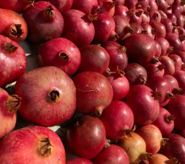 Full frame shot apples sale market stall 360x320